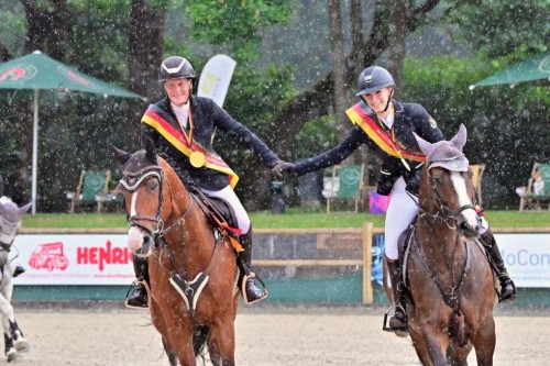 Simone Richter und Ronja Regele. Copyright: Fotoagentur Dill